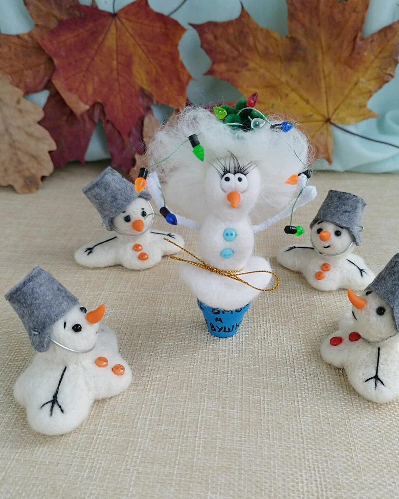 Снеговики. Снежная не Баба, а девушка! Новогодний сувенир