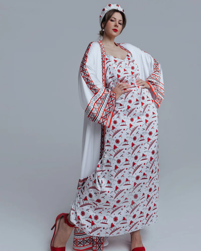 Абайя и комбинация из шёлка