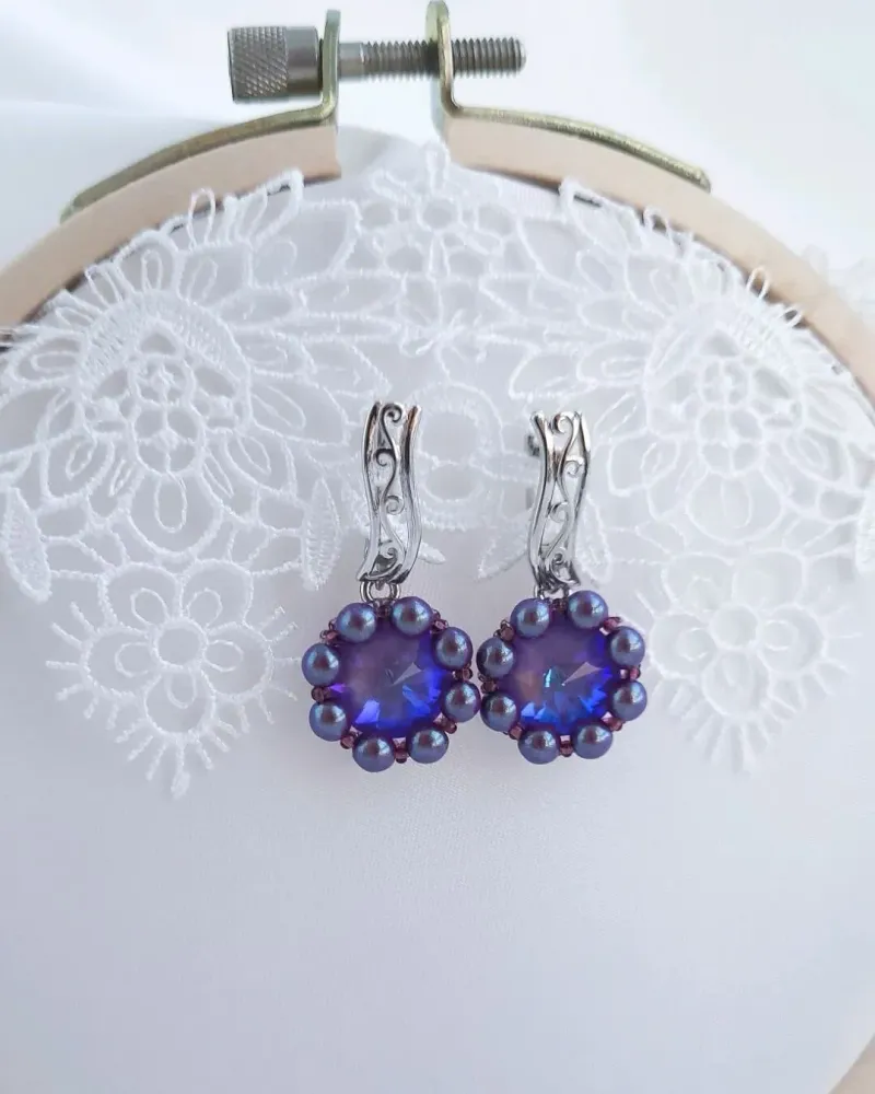 Серьги классические с жемчугом, ювелирное плетение — Фиолетовые