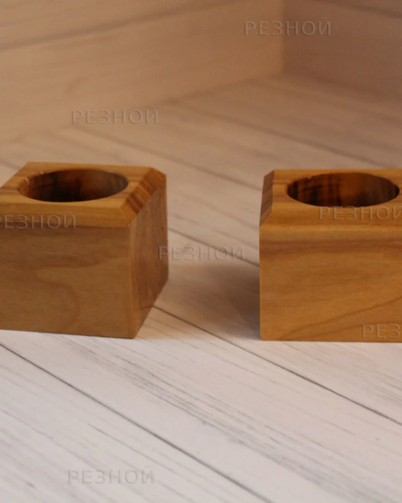 Подсвечники из дерева