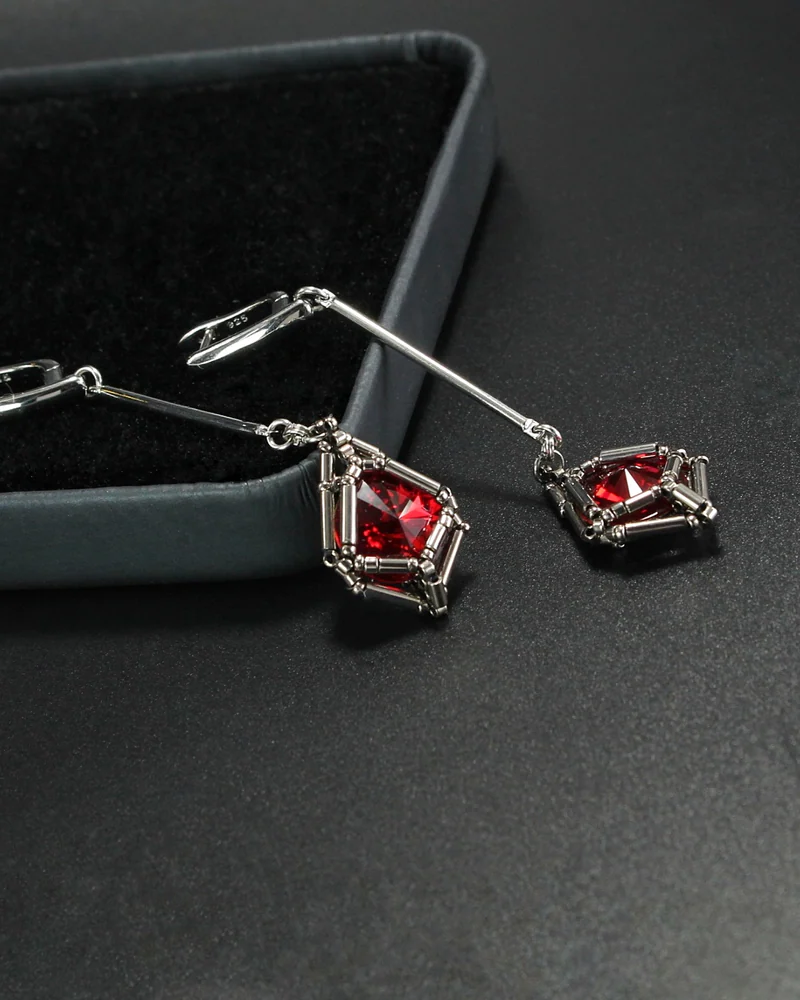 Вечерние красные серьги "Scarlet noir" — Основной