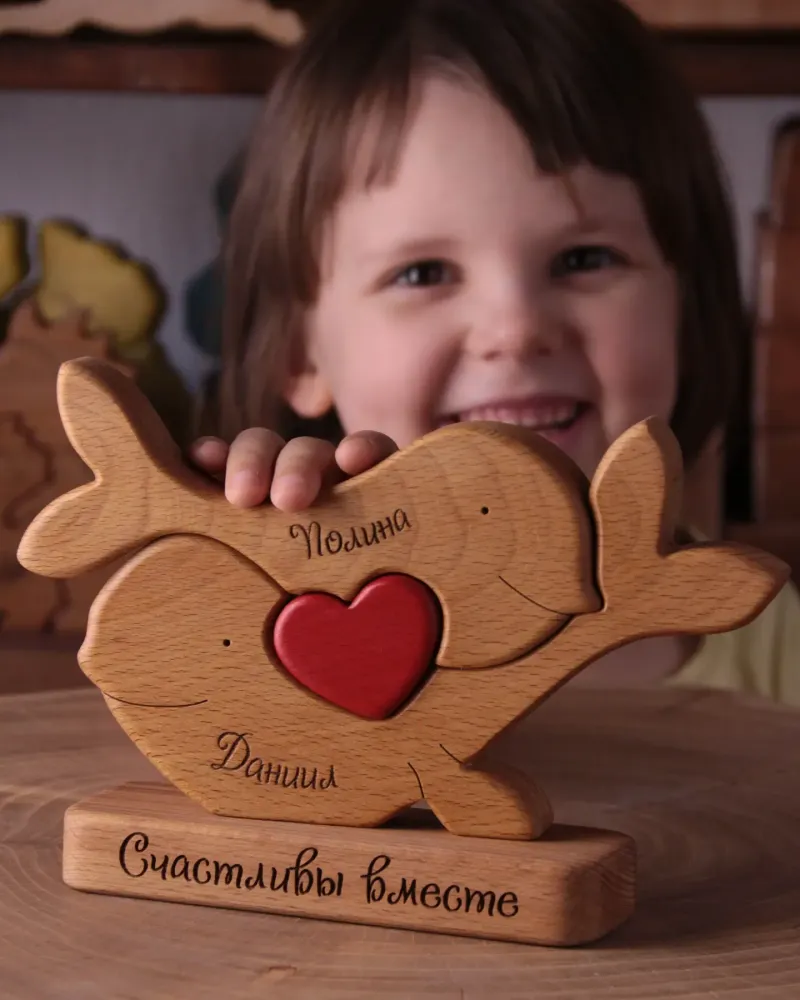 Семья китов — Пара китов с сердечком