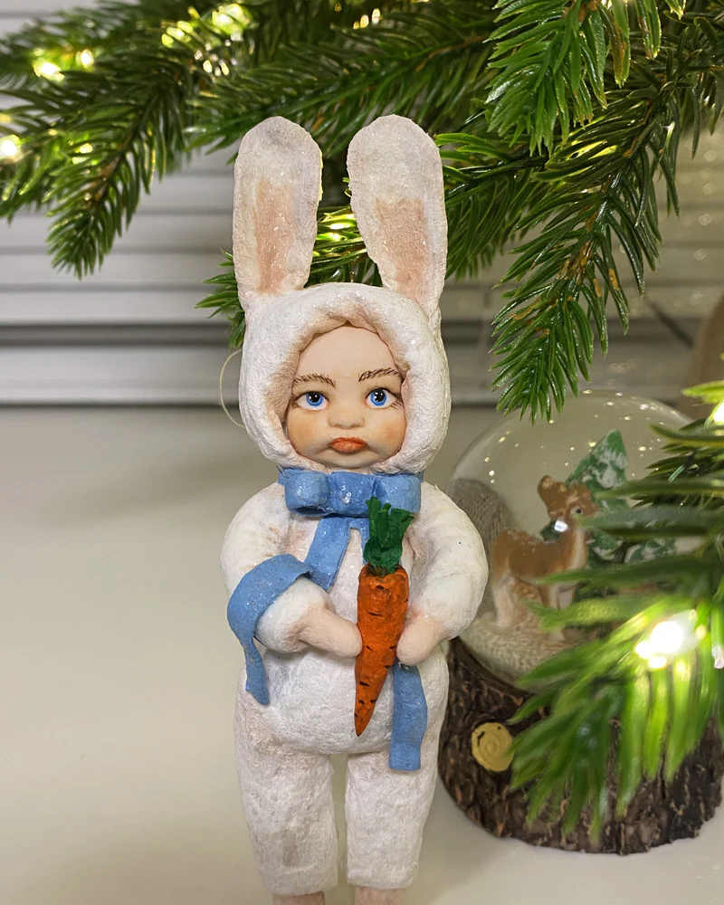 Ёлочная игрушка «Мальчик-зайчик»