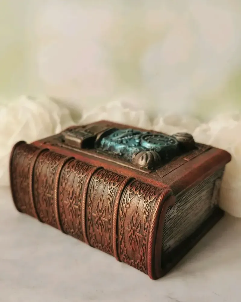 Шкатулка-книга «Чеширский кот»