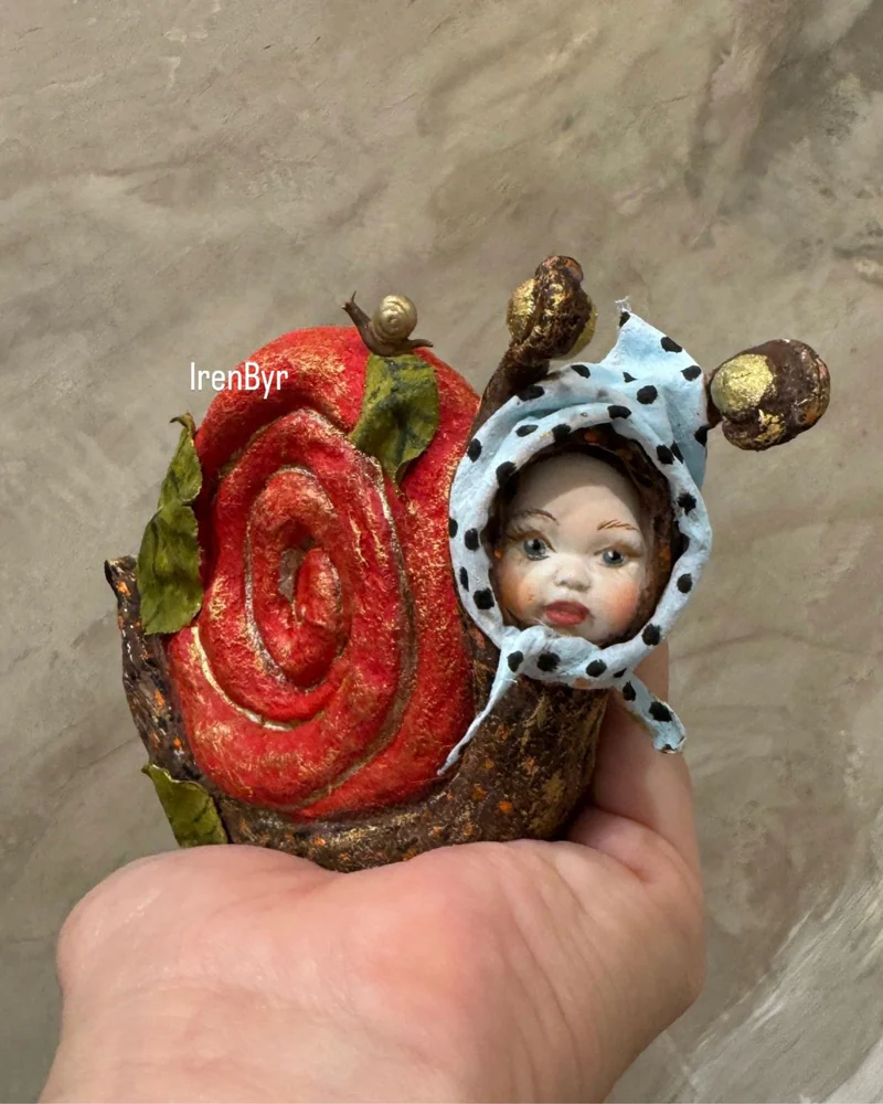 Ватная ёлочная игрушка Улиточка