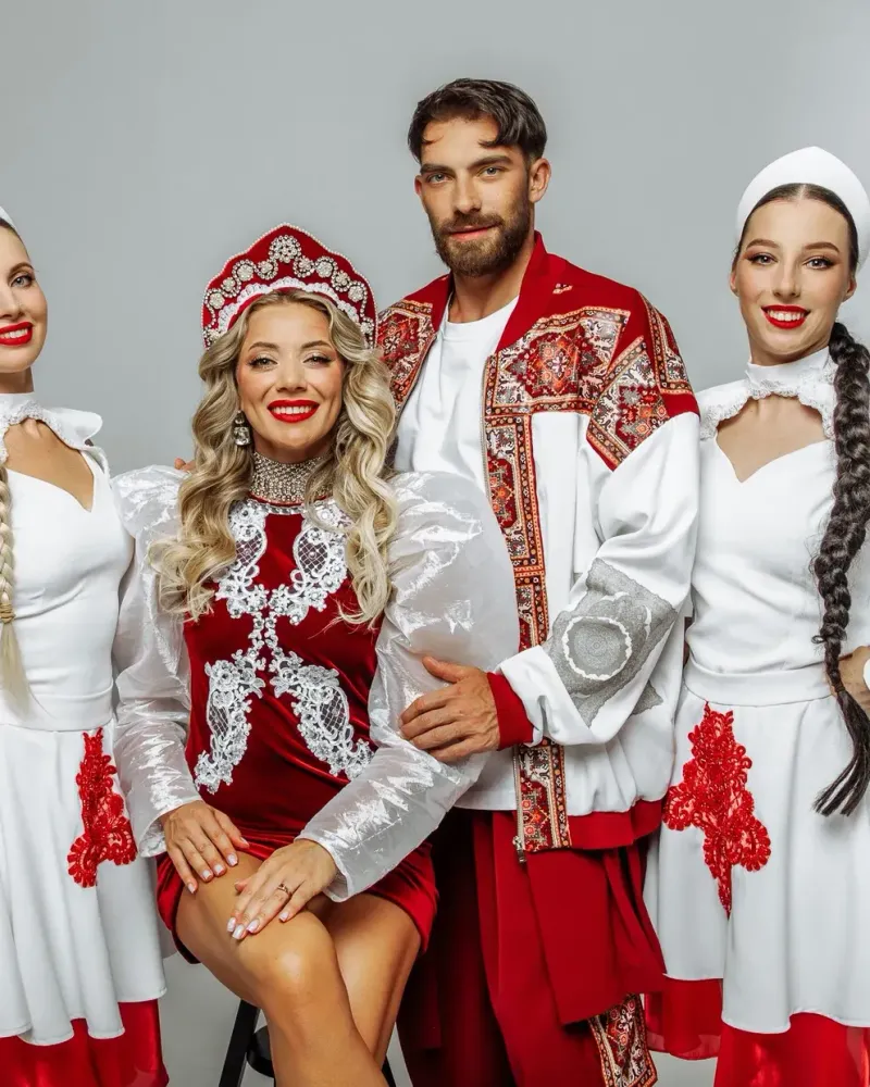 Кокошник сценический — Красный