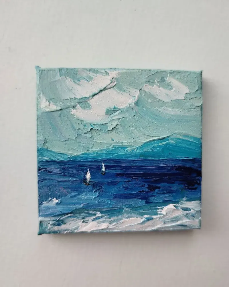 Море с горами. Миниатюра маслом — 6×6 см
