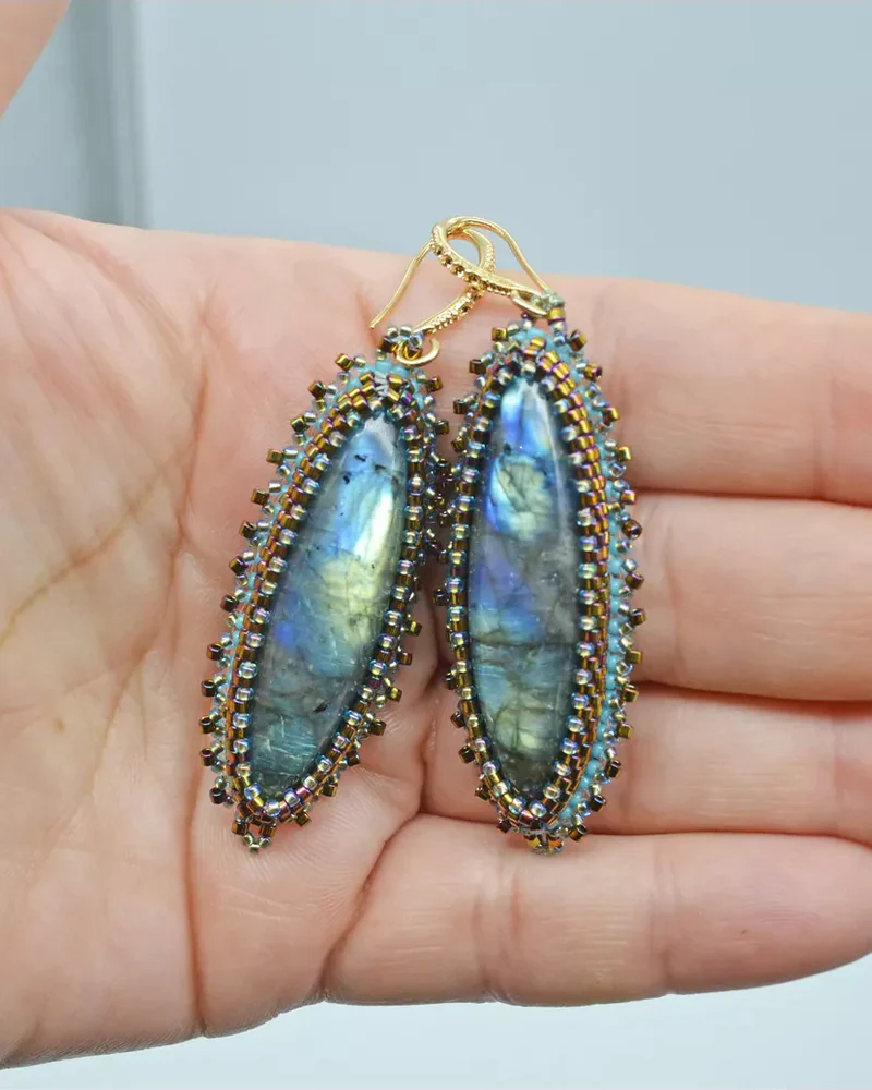 Серьги с лабрадором