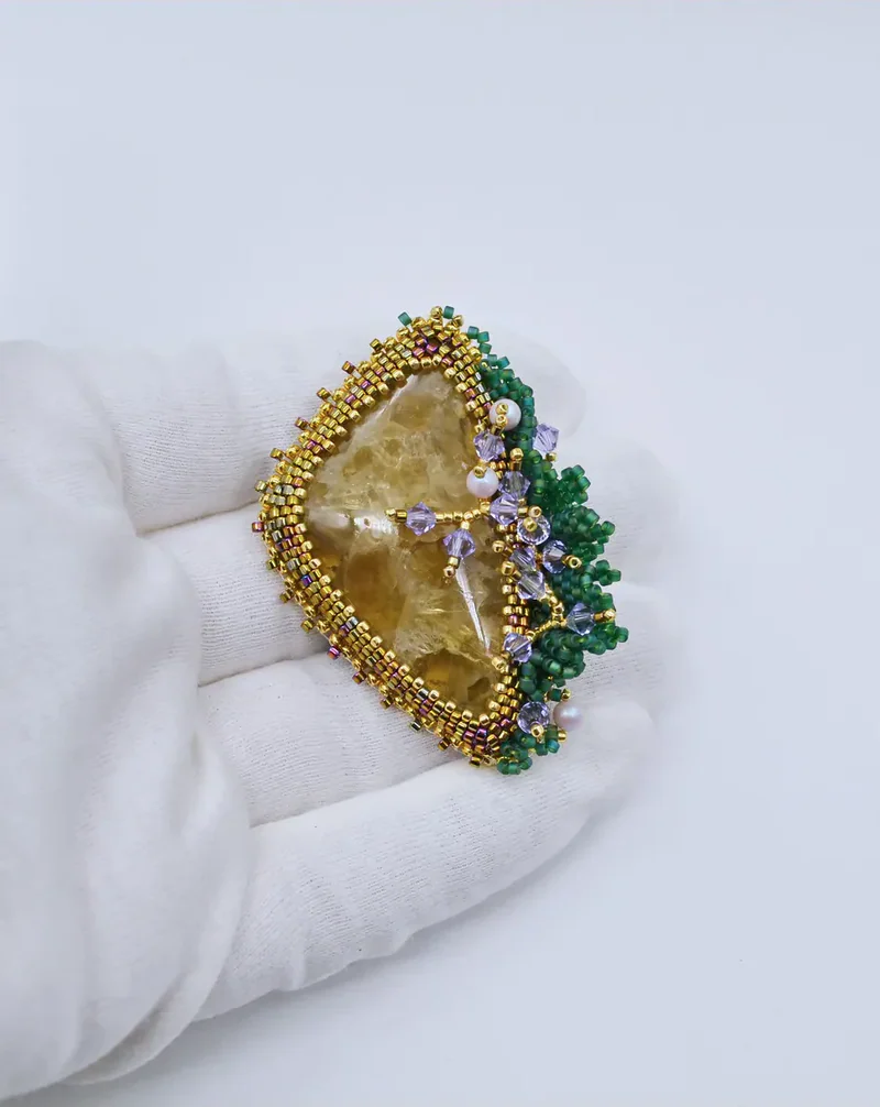 Брошь ручной работы с цитрином и Swarovski