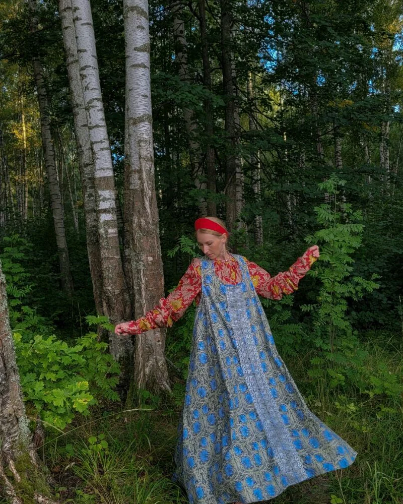 Костюм с сарафаном и долгорукавкой, разноцветный