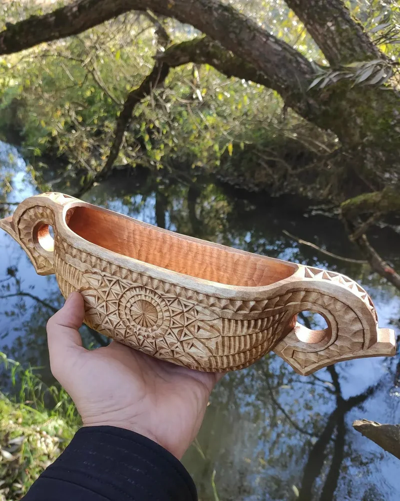 Резной славянский ковш Коники из осины/липы 500-600мл — Коричневый
