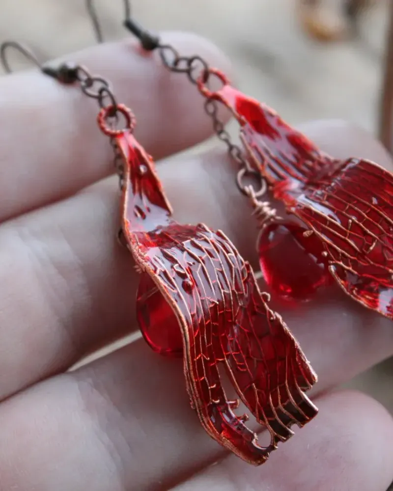 Яркие серьги из рускуса со стеклом