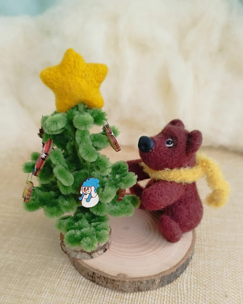 Войлочная игрушка медведь и елочка новогодняя, мишка косолапый