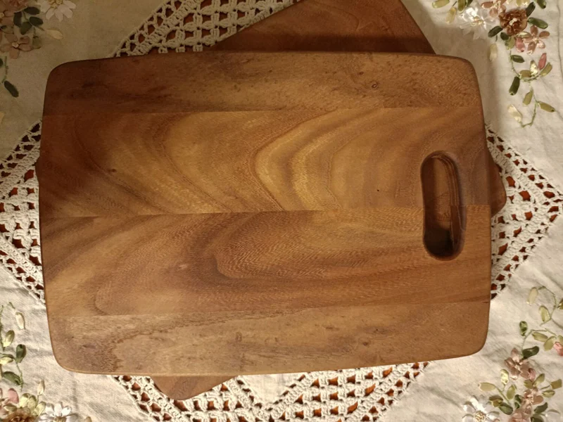 Разделочная доска из карагача