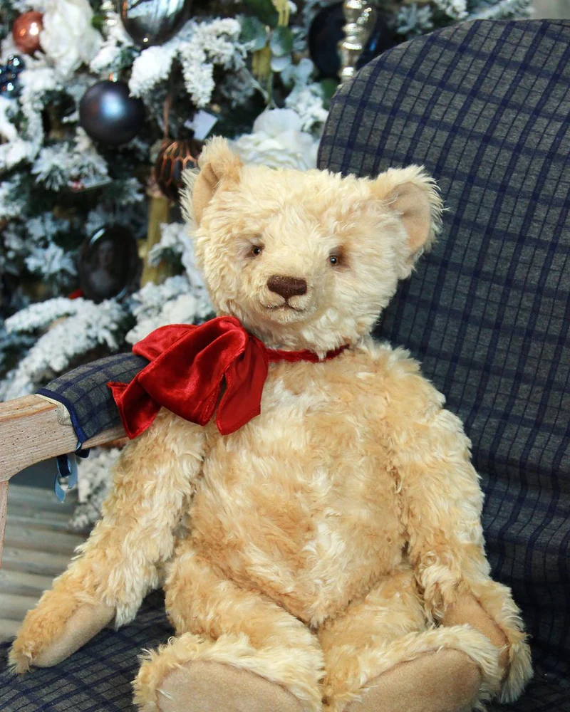 Амитабха — коричневый