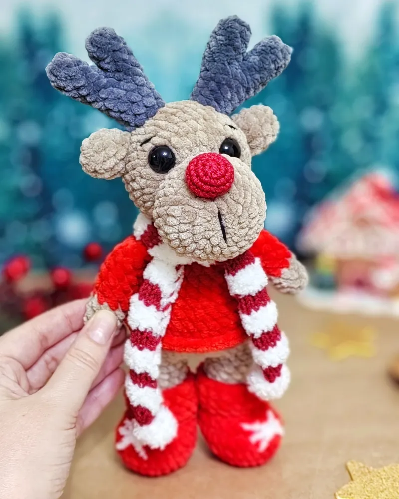 Мягкая игрушка Новогодний олень — Красный, бежевый