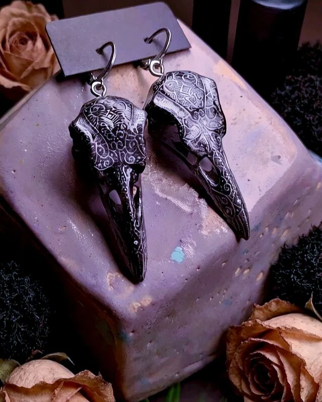 Серьги череп ворона