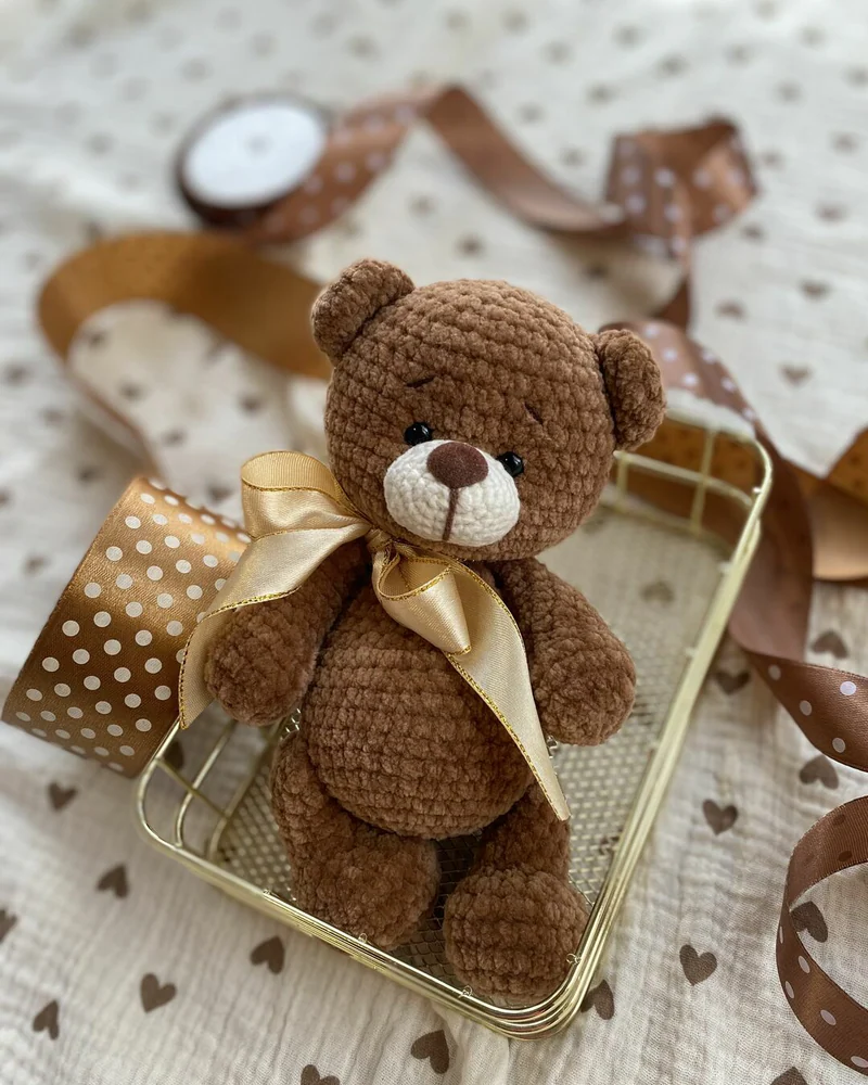 Вязаный коричневый мишка амигуруми