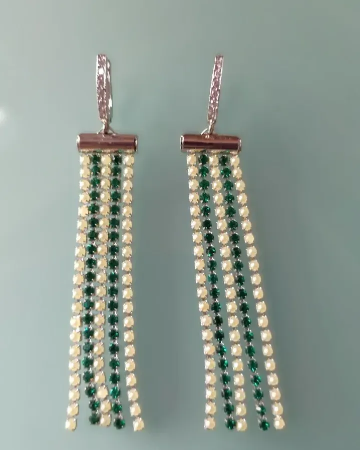 Серьги из бисера бело-зелёные