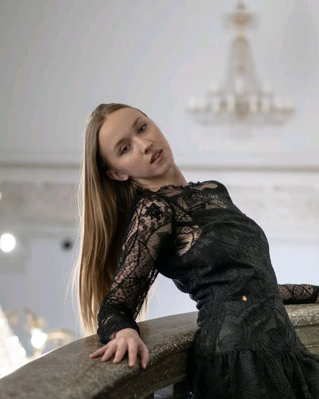 Кружевное платье Черная ночь, вышивка на сетке