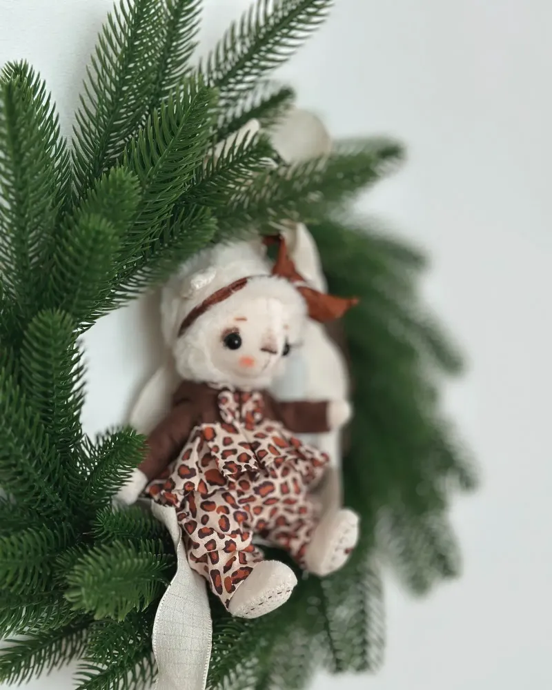 Белая кошечка, 18 см