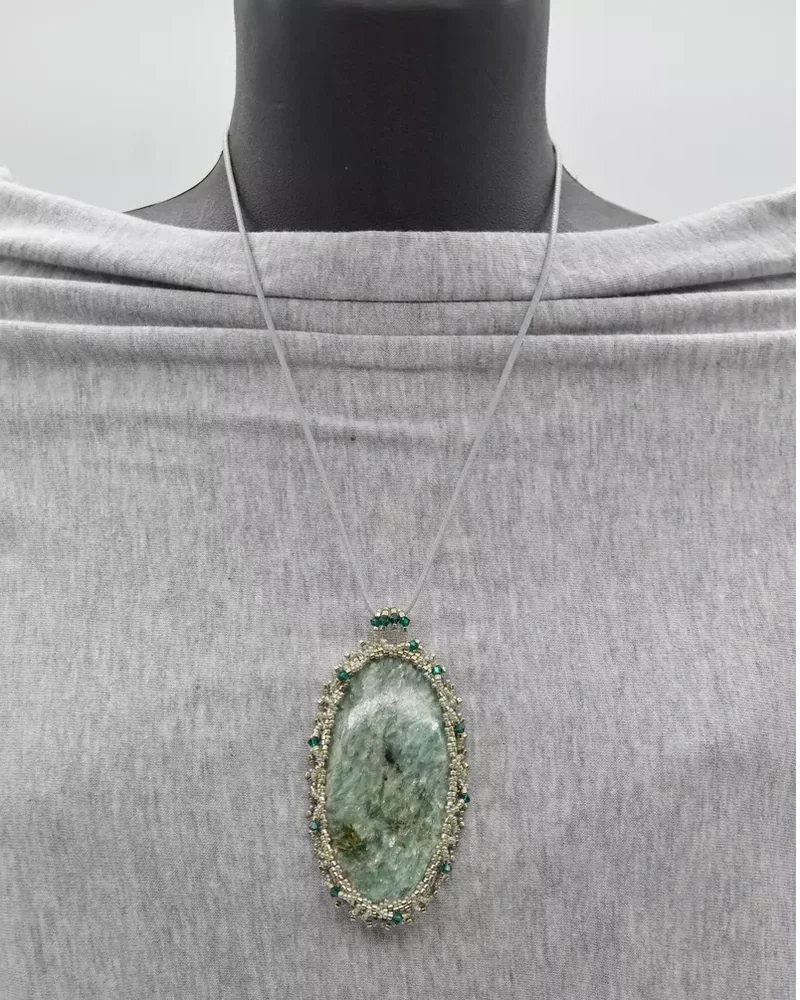 Авторский кулон с флюоритом и Swarovski