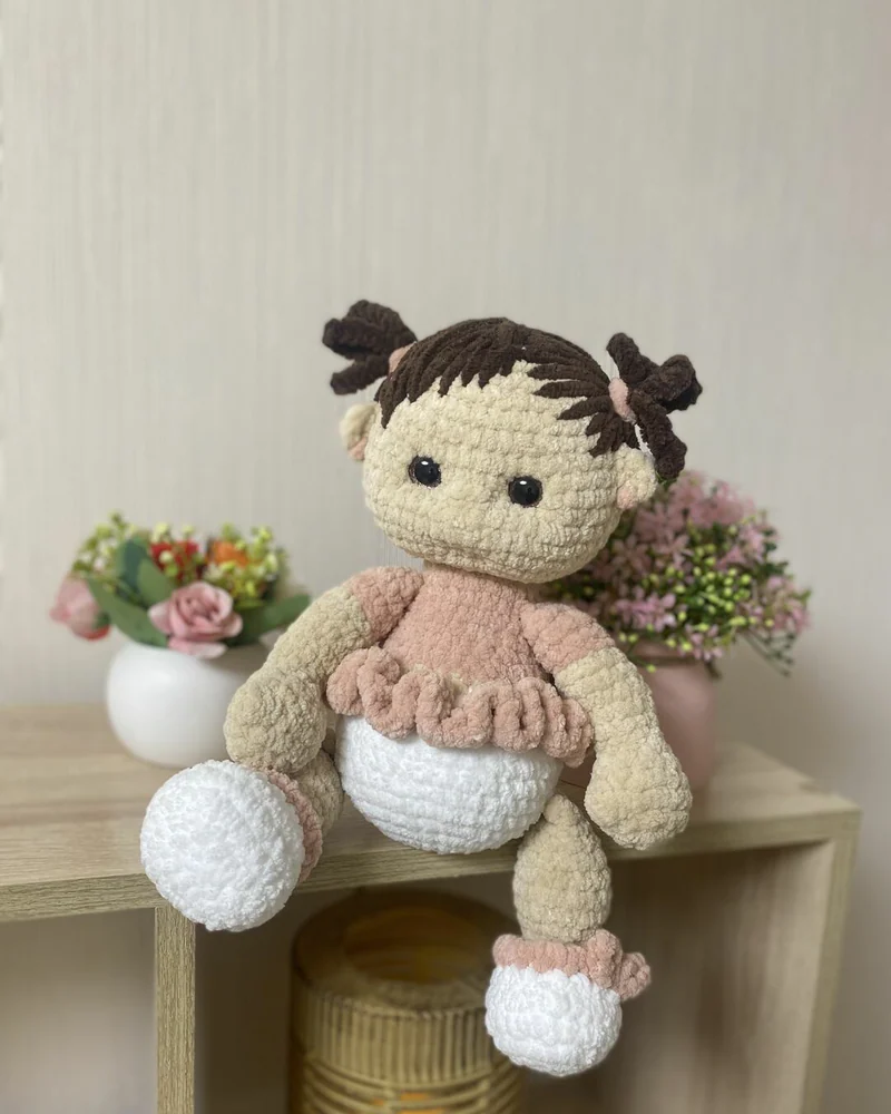 Вязаная кукла малышка амигуруми