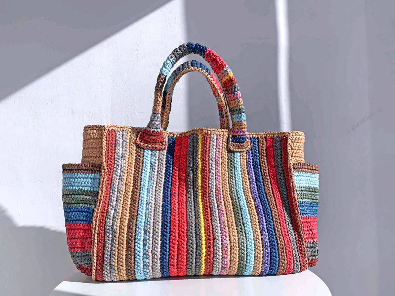 Сумка Weekender из рафии с карманами