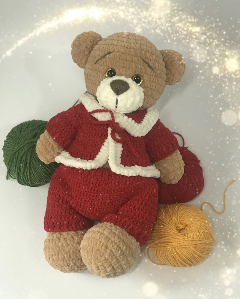 Вязаный коричневый мишка