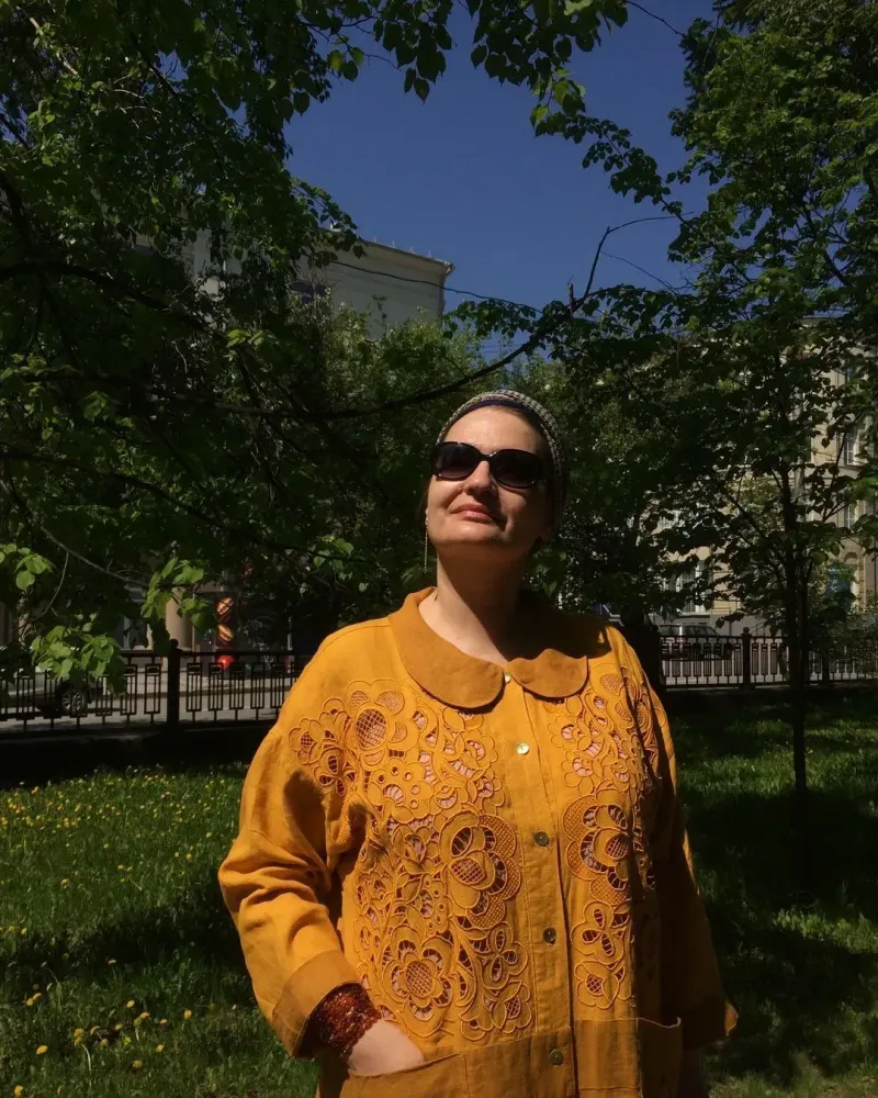Льняное платье/пальто с вышивкой «Горчица», большой размер, жёлтое — Основной