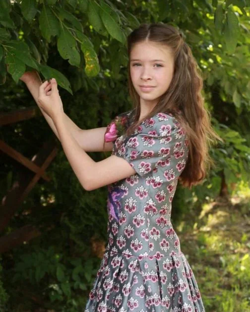 Вечернее детское платье Хризантема