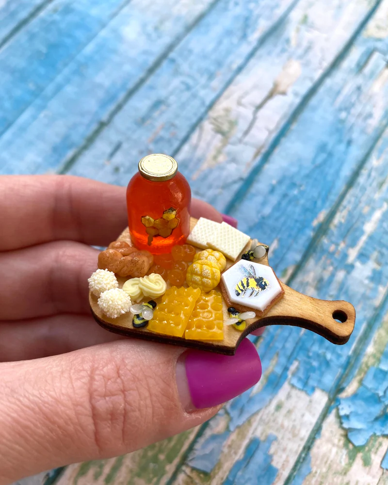 Кукольная Миниатюра «Медовые соты 🍯»