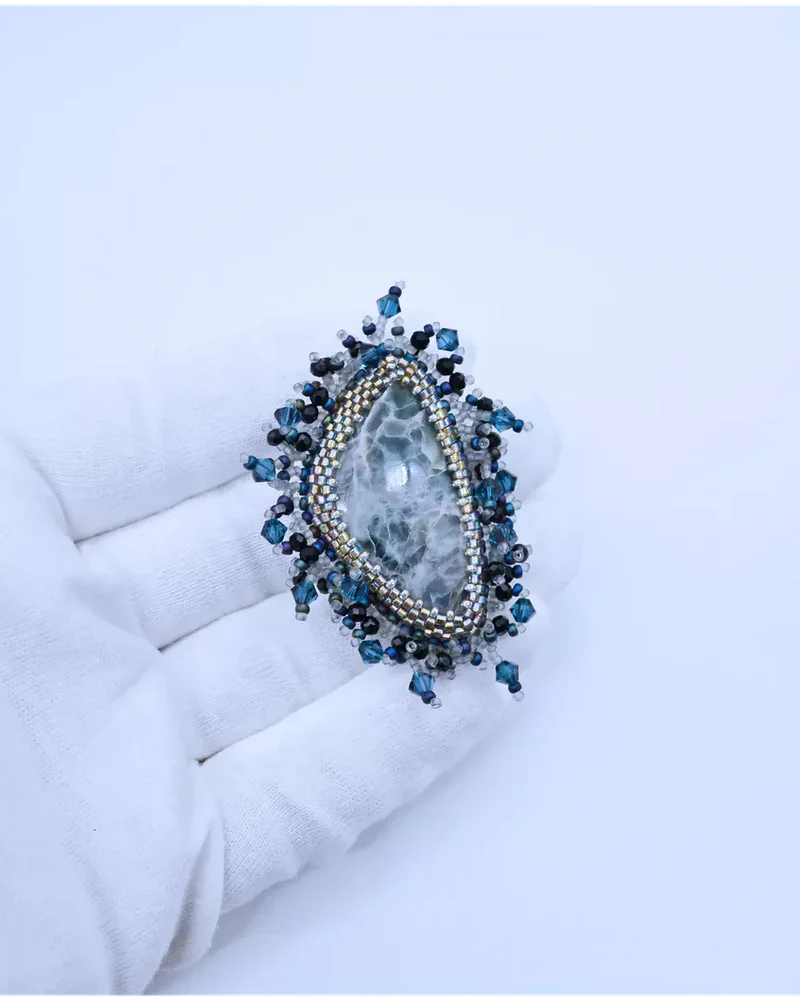 Авторский брошь с офитом и Swarovski