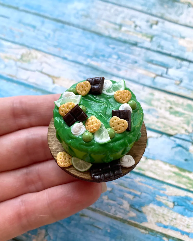 Кукольная еда «Миниатюрный торт 💚»