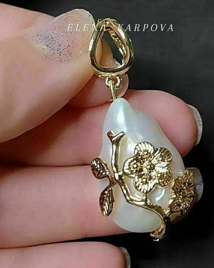 Кулон на цепочке с жемчугом барокко