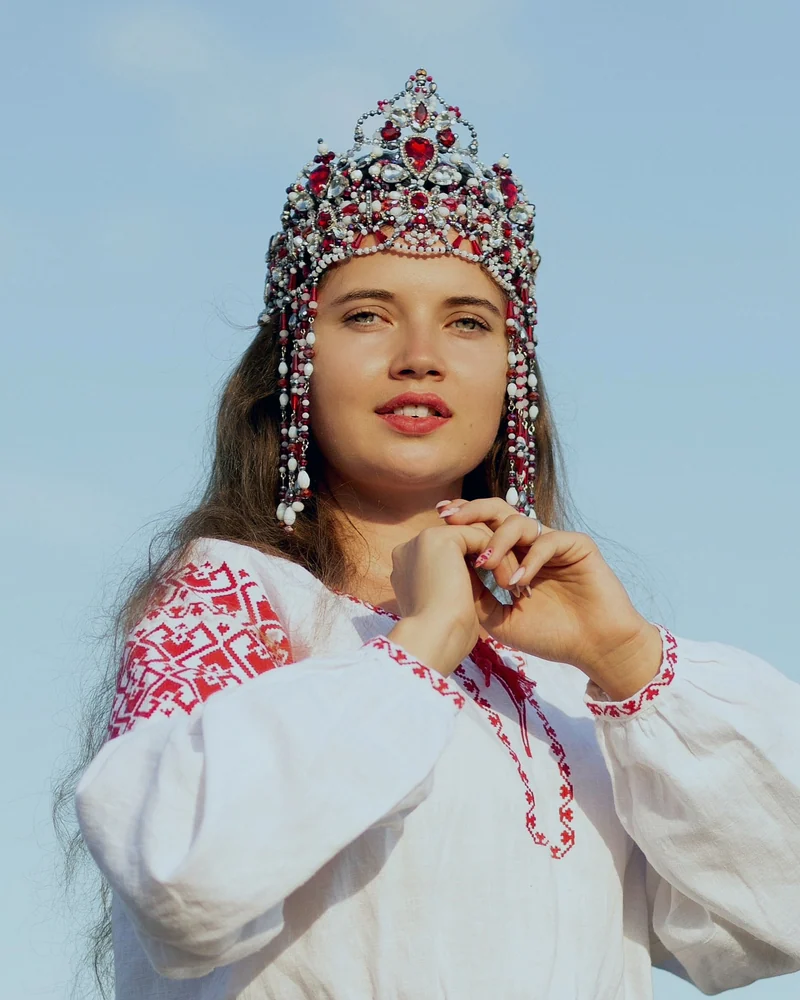 Коруна "Яхонтовая" от дизайнерской мастерской Славера
