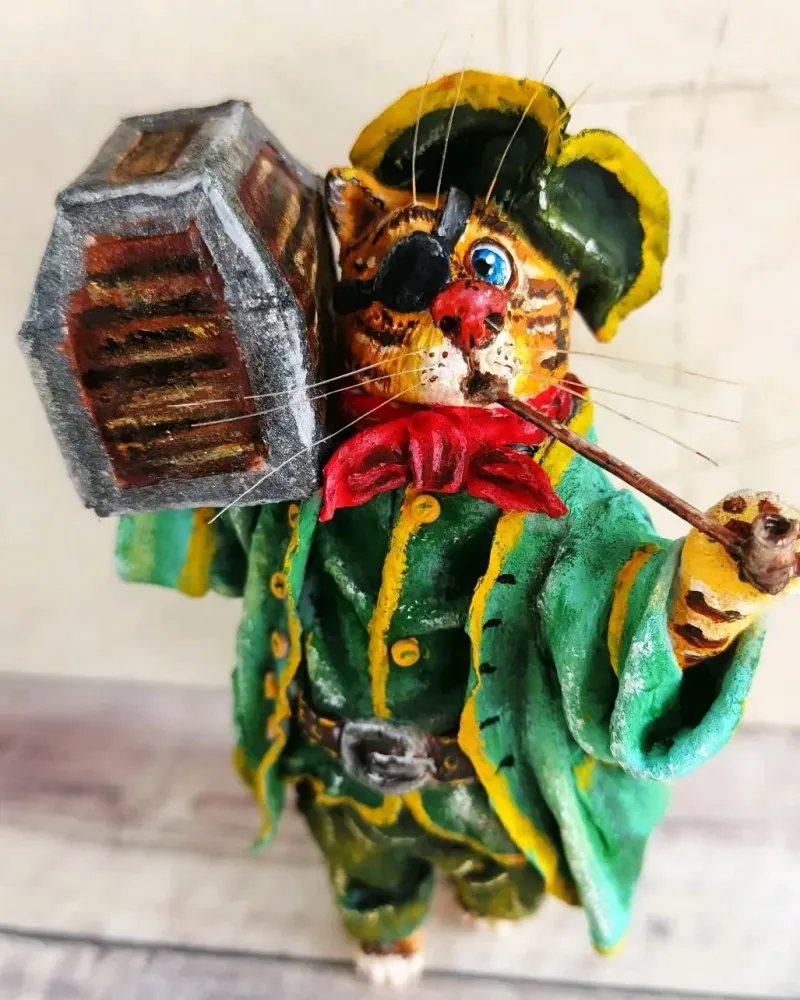 Ватная игрушка «Кот пират» — Высота 13 см