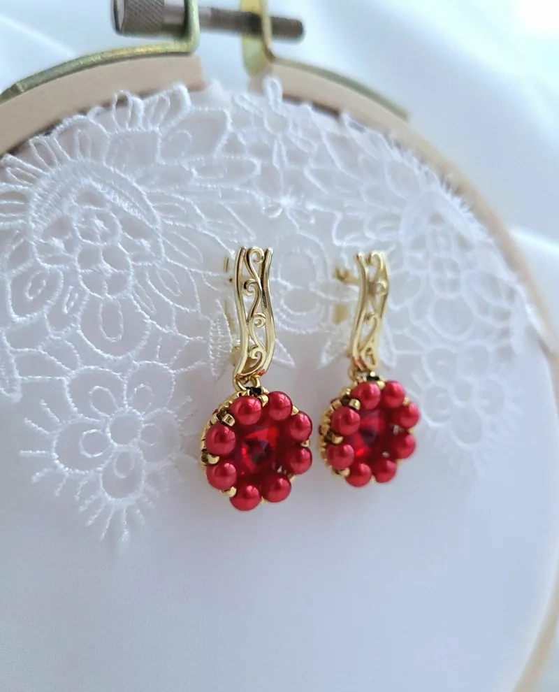 Серьги классические с жемчугом, ювелирное плетение — Красные