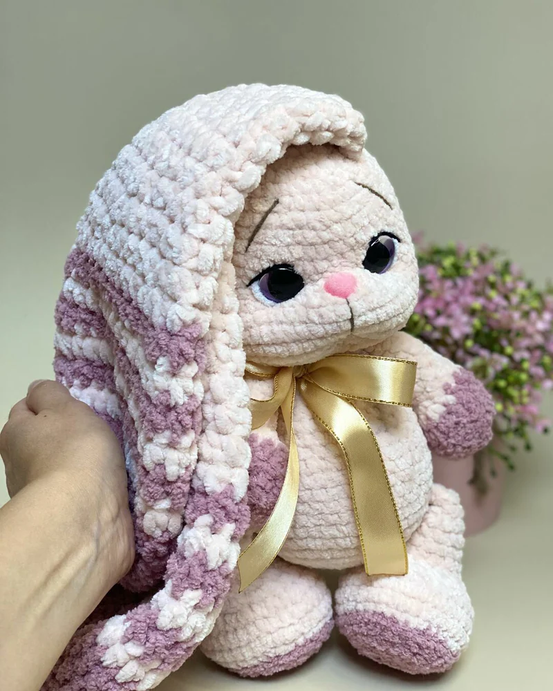 Вязаная зайка амигуруми
