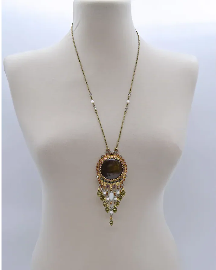 Кулон ручной работы с кальцитом и Swarovski