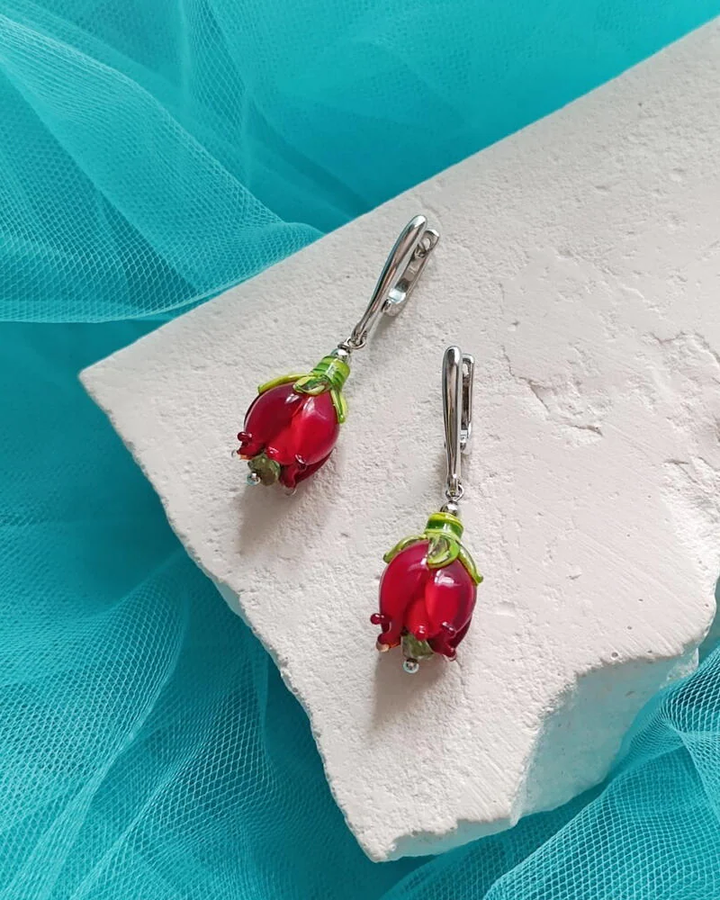 Серьги с красными цветами, лэмпворк