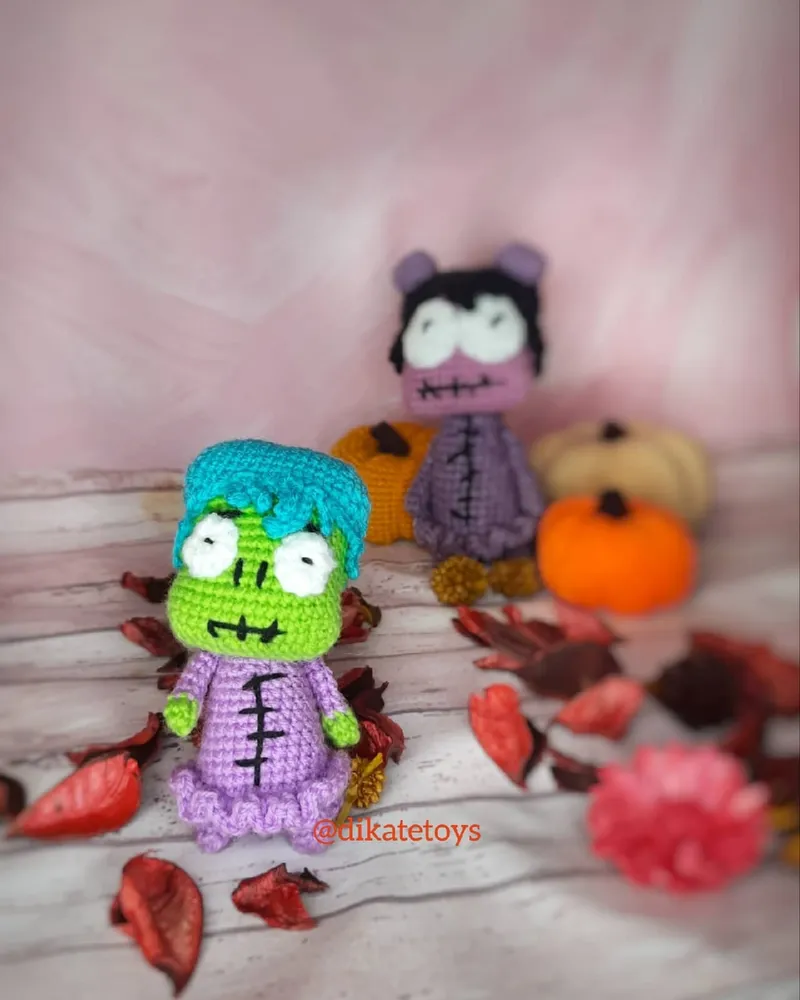 Вязаная игрушка «Зомбочка» — Сиренево-зелёный, 10 см