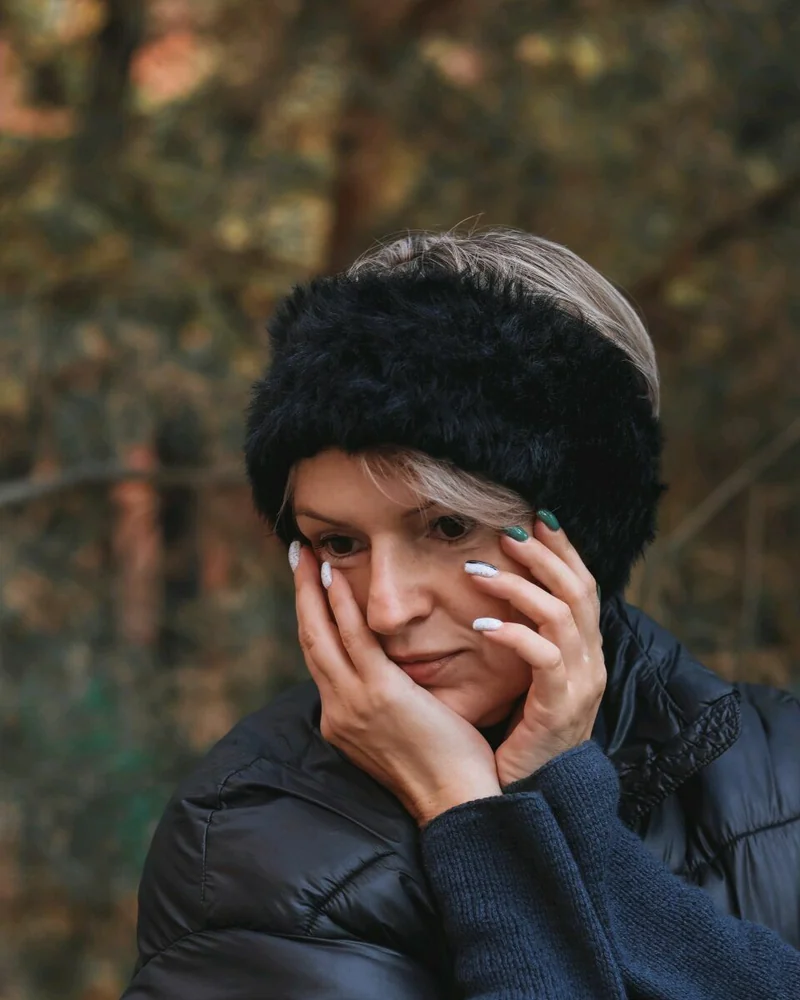 Меховая повязка на уши, Широкая женская повязка в чёрном цвете — Чёрный