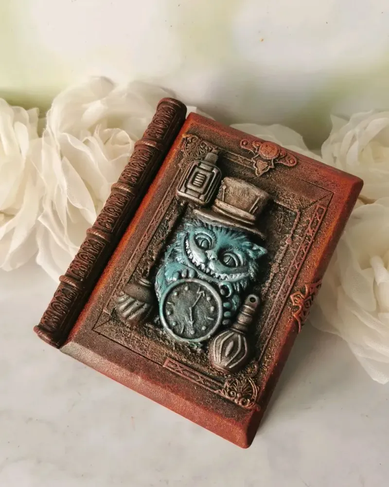 Шкатулка-книга «Чеширский кот»