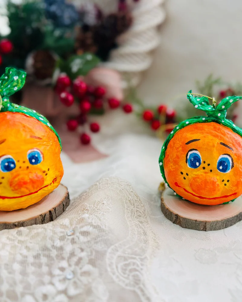 Ёлочные игрушки. Ватная игрушка Колобок — жёлтый