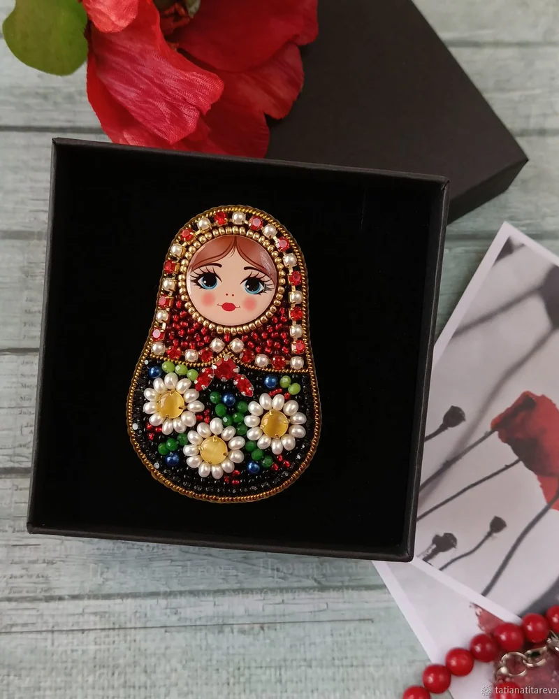 Брошь «Матрешка»