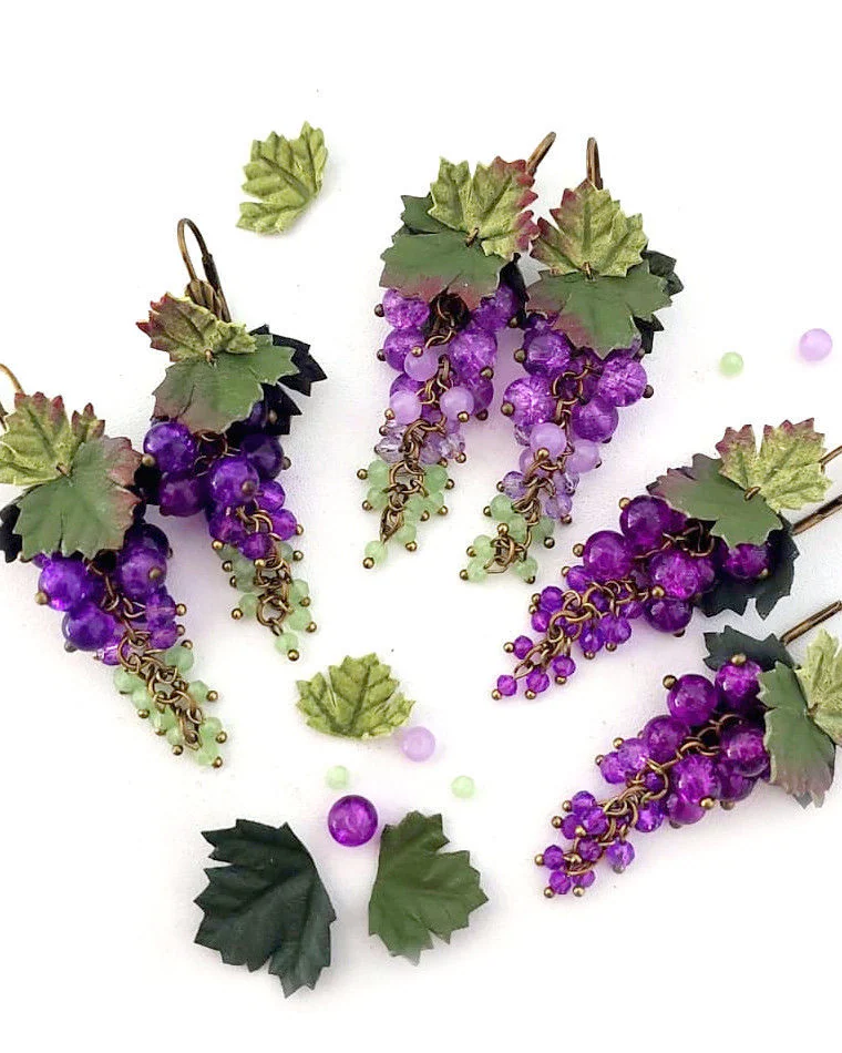Серьги из кожи и бусин Виноград (лайт) фиолетовый лиловый зеленый
