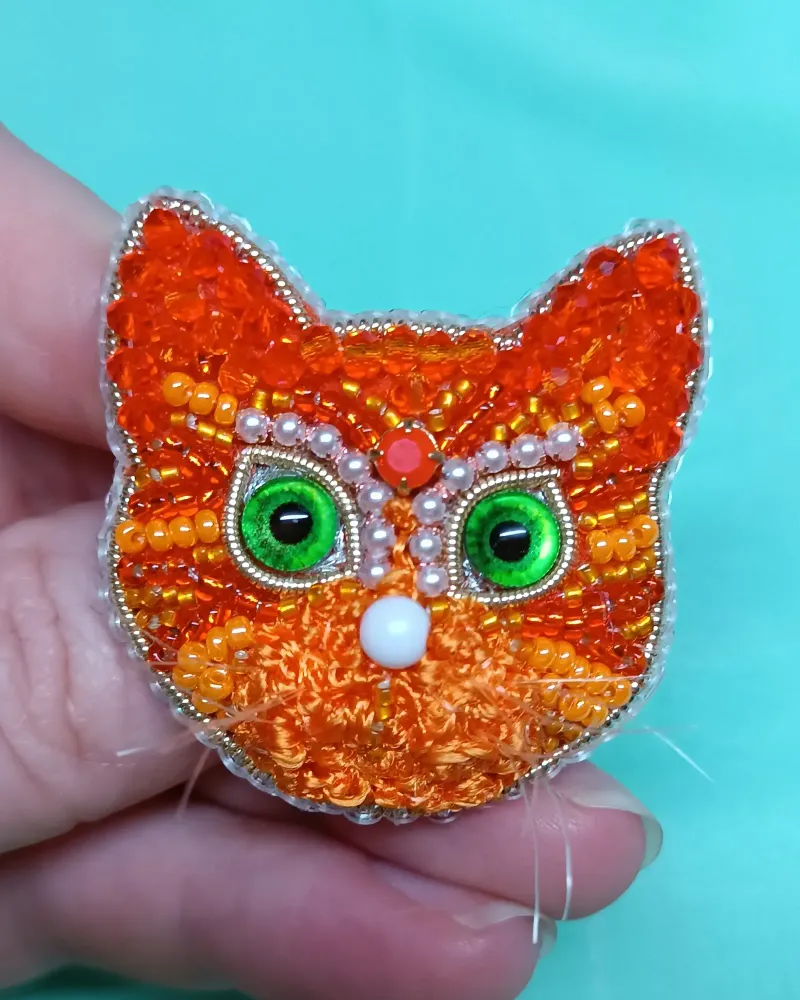 Брошь «Кошка» из бисера