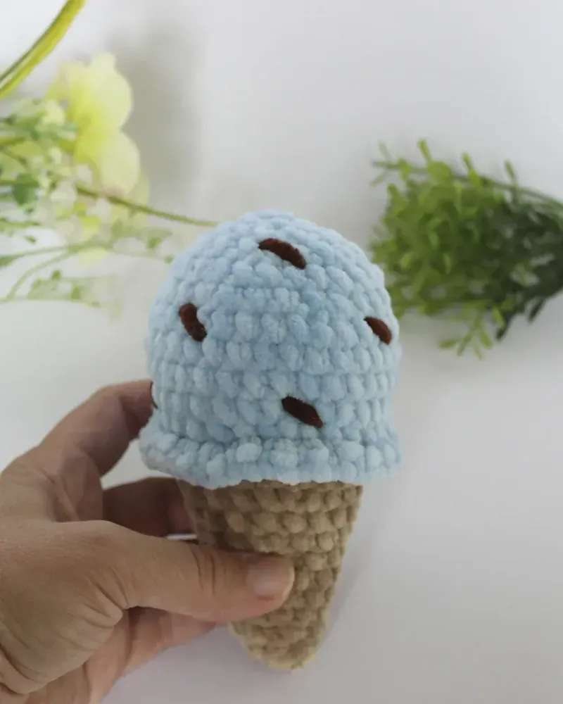 Мягкая вязаная игрушка «Мороженое» плюшевое — Бежевый и розовый №2