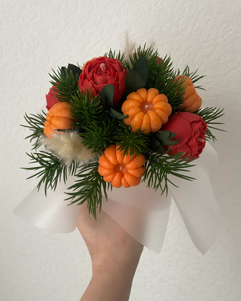Новогодний букет свечей — Красный